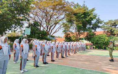 Latih Disiplin dan Jiwa Kepemimpinan, MTsN 2 Tuban Gandeng Koramil Rengel Gelar Latihan LBB