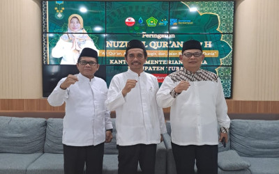 Kepala MTsN 2 Tuban Ikuti Peringatan Nuzulul Qur’an di Aula PLHUT Kemenag Tuban